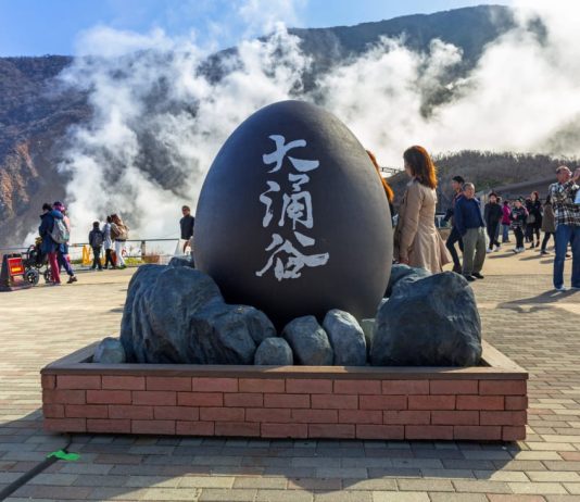 The secret of black eggs that extend life 80 kilometers away from Tokyo