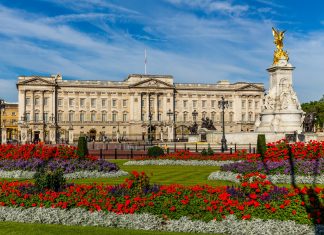 The Castles And Palaces That Queen Elizabeth II Had