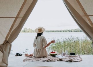 Ten essential items to go camping