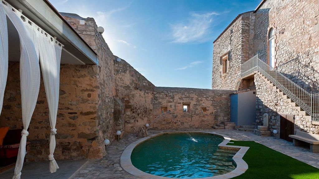 Castle of Fonolleres