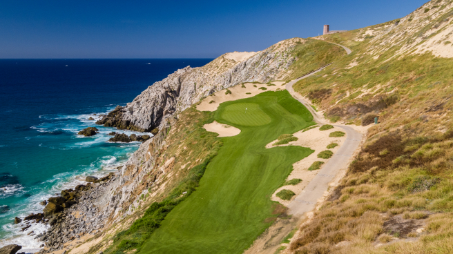 Golf is an ideal way to unwind and play sports.