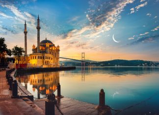 Istanbul And The Spectacle Of The Mosques