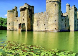 The 15 most spectacular medieval castles in the world, according to National Geographic