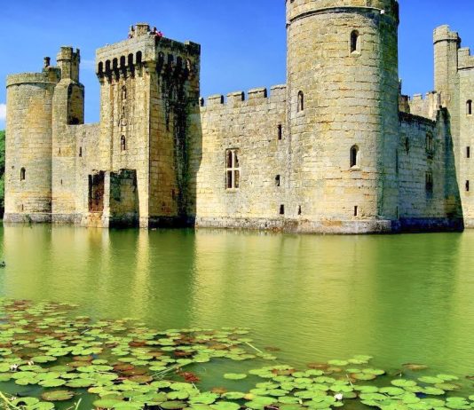The 15 most spectacular medieval castles in the world, according to National Geographic