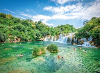 The natural park shared by Spain and Portugal: waterfalls, incredible natural pools and river beaches