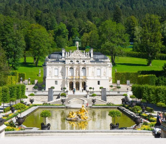 Schloss Linderhof: The Other Castle Of the Mad King