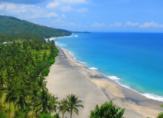 Beaches and waterfalls in Sengiggi, Lombok