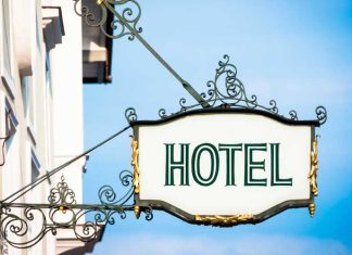 8 possible problems in a hotel and their solutions