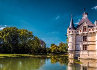 Charming hotels in the Loire Valley: from castles to troglodyte hotels