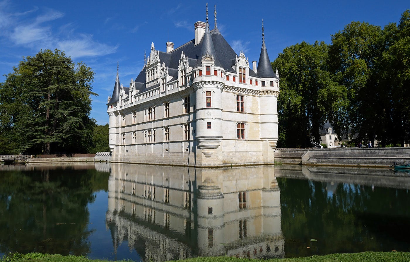 d-azay-le-rideau-castle.jpg