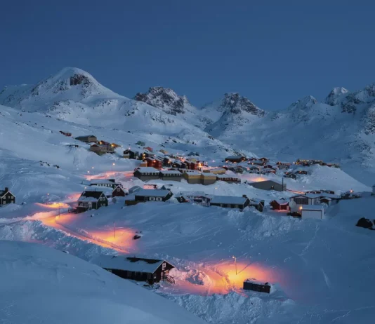 Greenland: a journey to the land of the Inuit, a people in balance with nature