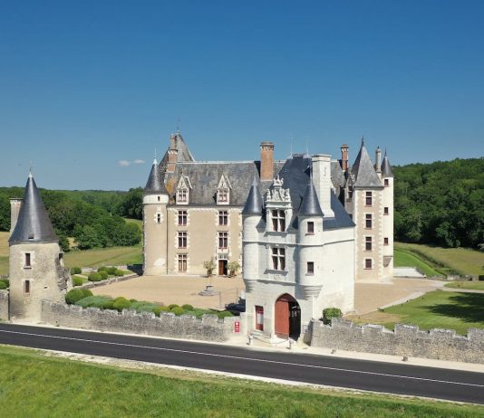 The Montpoupon Castle: tranquility in the Loire Valley