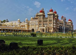 Curiosities of the luxurious palace of Mysore, in India