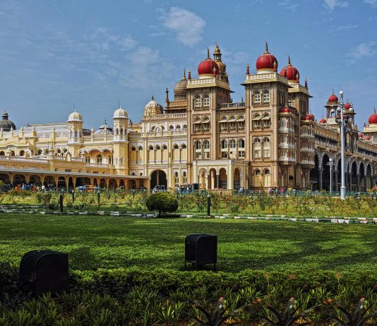 Curiosities of the luxurious palace of Mysore, in India