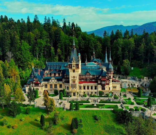 Peles Castle: the most beautiful castle in Romania