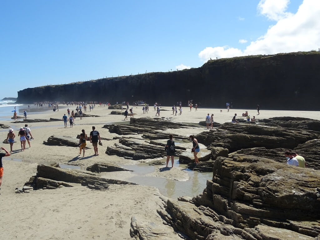 what to see on the beach of the cathedrals
