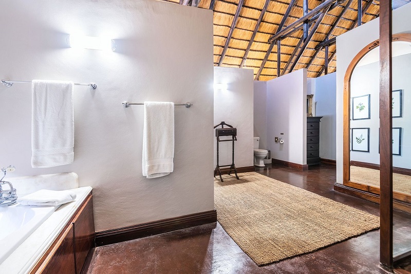 Epacha Game Lodge Bathroom