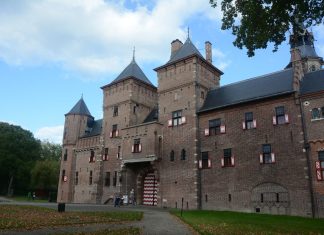 Castle de Haar: the largest in the Netherlands
