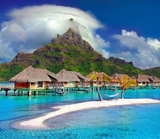 Hawaii or Tahiti, which island to choose?