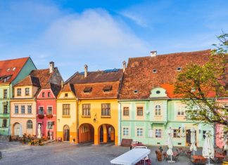 Hungary, Romania and Greece: 3 countries to travel to Europe from 30 dollars a day