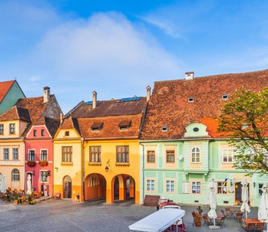 Hungary, Romania and Greece: 3 countries to travel to Europe from 30 dollars a day