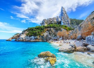 The 10 most beautiful and unusual Italian beaches