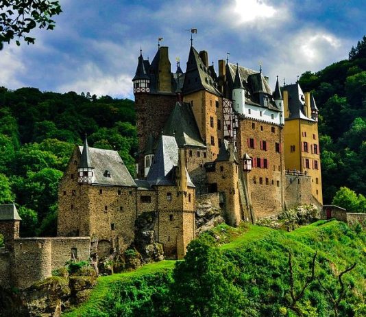 The most beautiful castles in the world that you should know