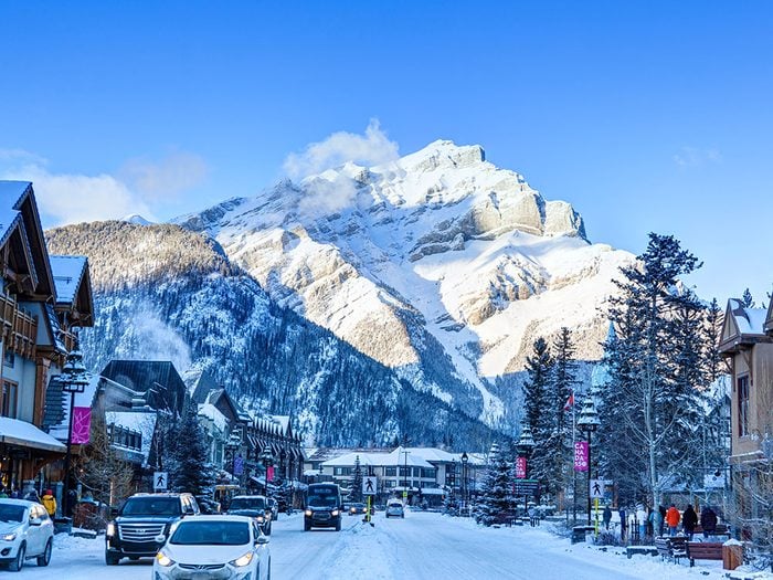 Banff in Canada is one of 13 cities in the world that are beautiful in the snow.